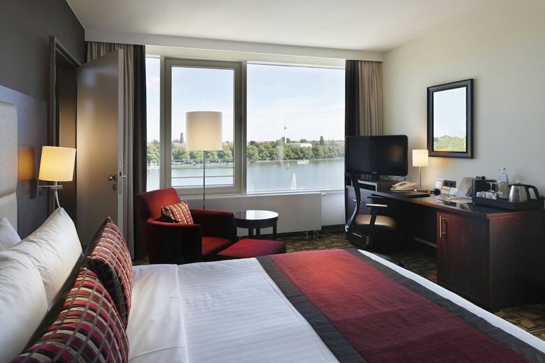 Hotel Courtyard By Marriott Hannover Maschsee