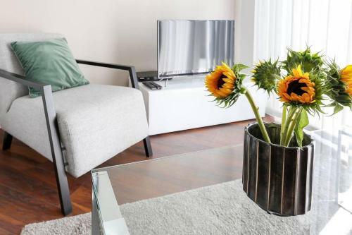 Villa Modern 2br Townhouse With Private Terrace!
