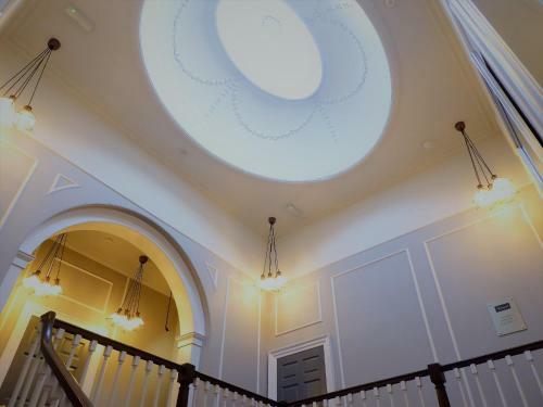 The Broderick At Claremont Apartments
