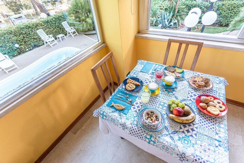Hotel Kiss