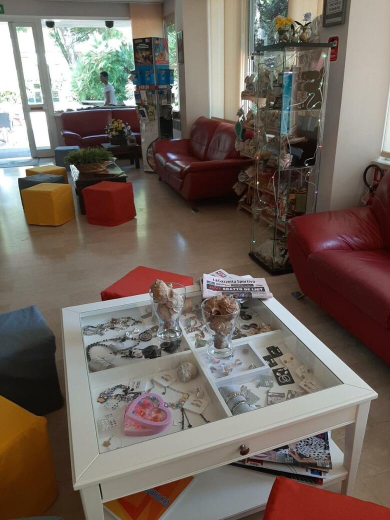 Hotel Kiss