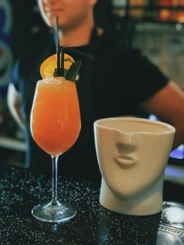 Hotel Syndicate, ??????????? ????????