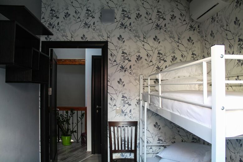 Square Hostel