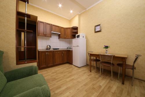 Apartment On Glinki 15, Citycenter