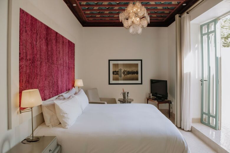 Hotel Les Deux Tours