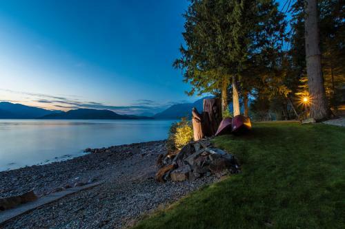The Lodge On Harrison Lake