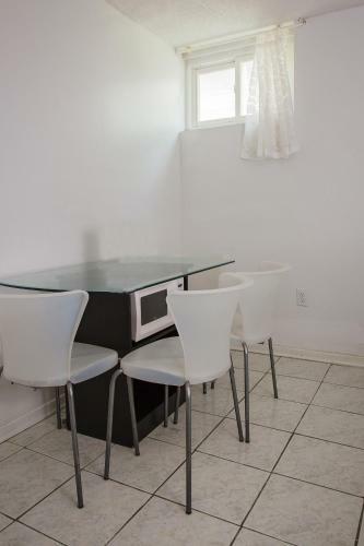 Hostal Charlton Suites Guest House