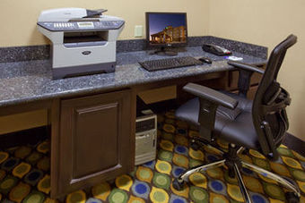 Holiday Inn Express Hotel & Suites Austin South-buda