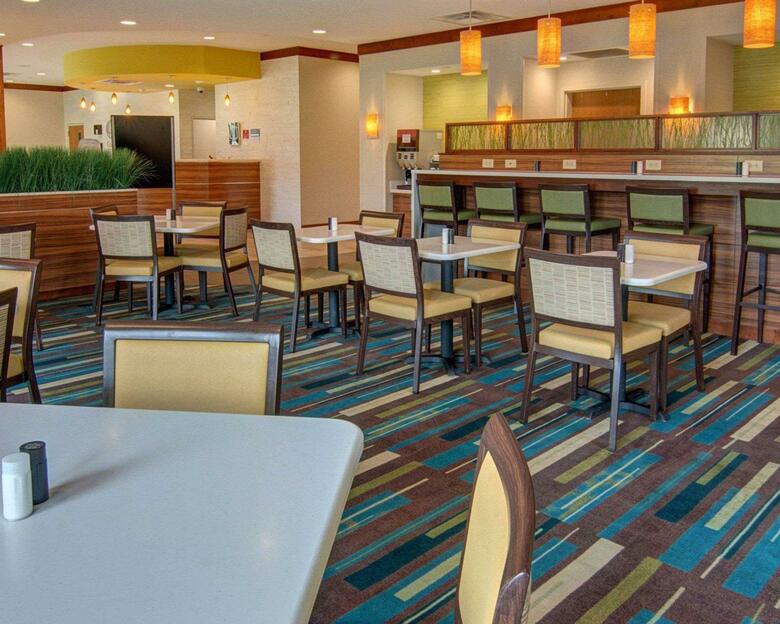 Hotel Comfort Suites Bossier City