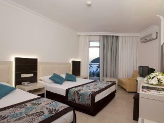Hotel Monart City