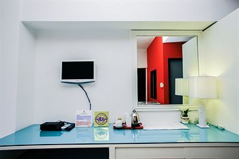 Hotel A-2 House (Dlx Fam Room Only)