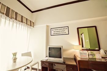 Hotel A-2 House (Dlx Fam Room Only)