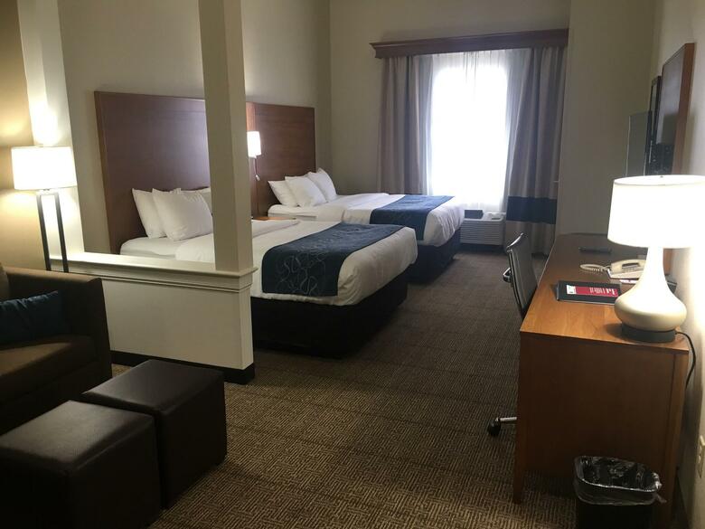 Hotel Comfort Suites