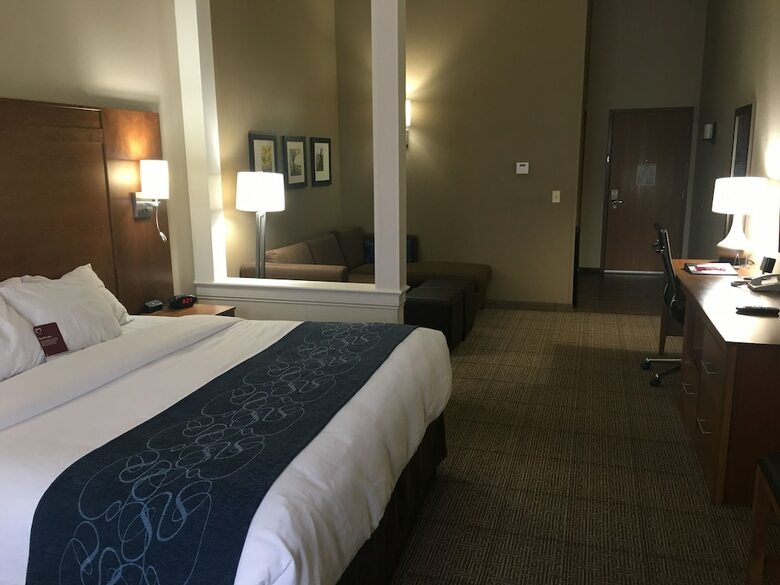Hotel Comfort Suites