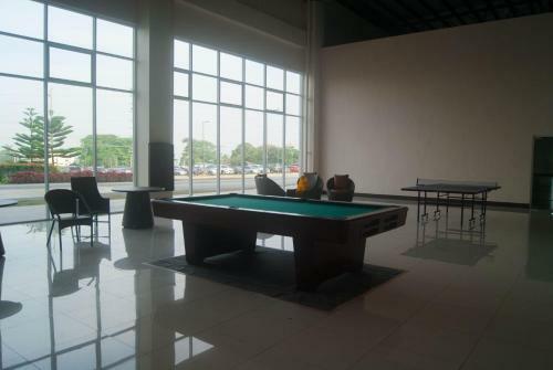 Apartamentos End Unit Condo At Wind By R&m