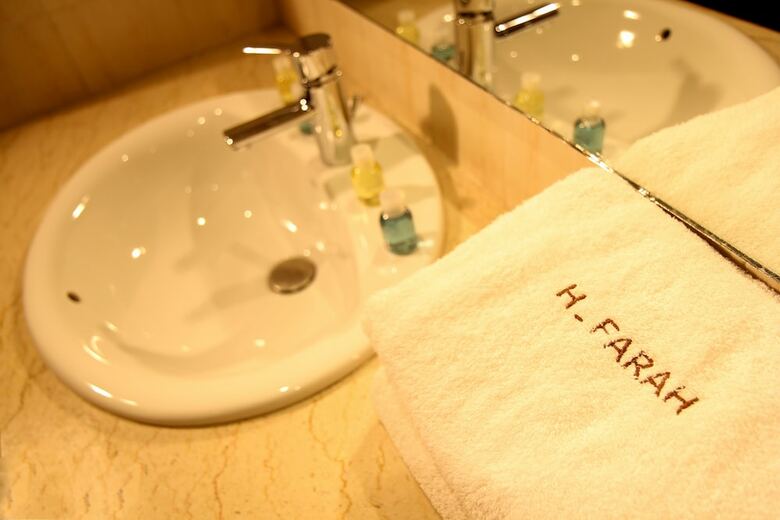 New Farah Hotel