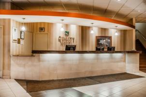 Quality Hotel & Suites At The Falls