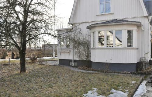 Three-bedroom Holiday Home In Karlstad