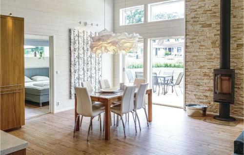 Three-bedroom Holiday Home In Kopingsvik