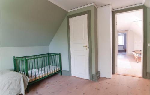 Four-bedroom Holiday Home In Larbro