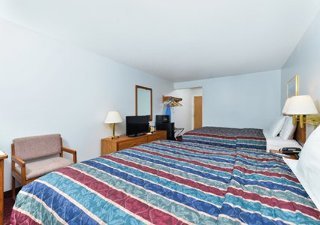 Hotel Rodeway Inn & Suites