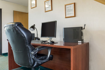 Hotel Rodeway Inn & Suites