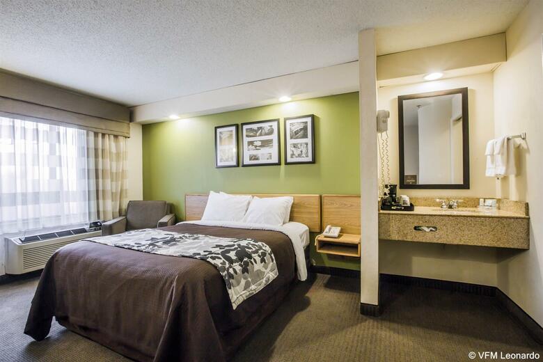 Hotel Sleep Inn At Six Flags