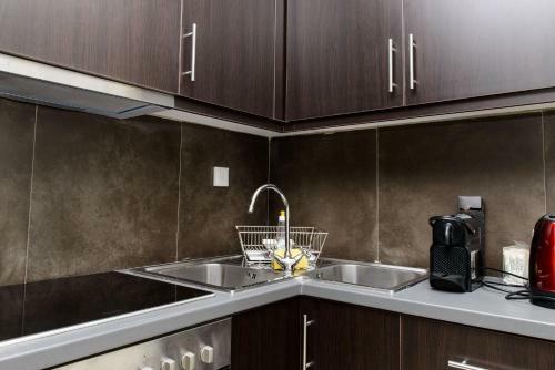 Apartment & Parking 100m Kerameikos Metro