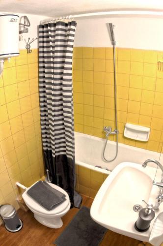 Life Houses Sweet Apartment