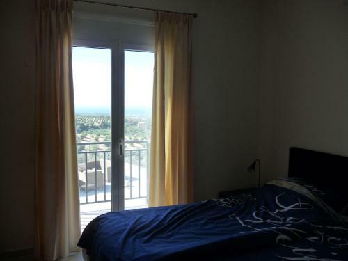Cozy Villa In Agia Triada With Pool And Deckchair