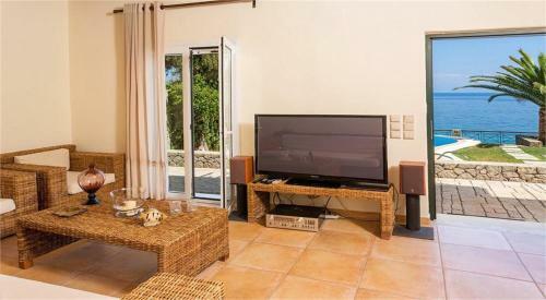 Beachfront Villa Benele