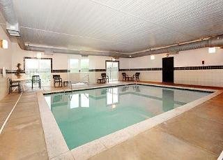 Hotel Comfort Inn & Suites