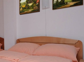 Hotel Forever