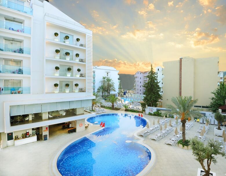 Hotel Blue Bay Platinum
