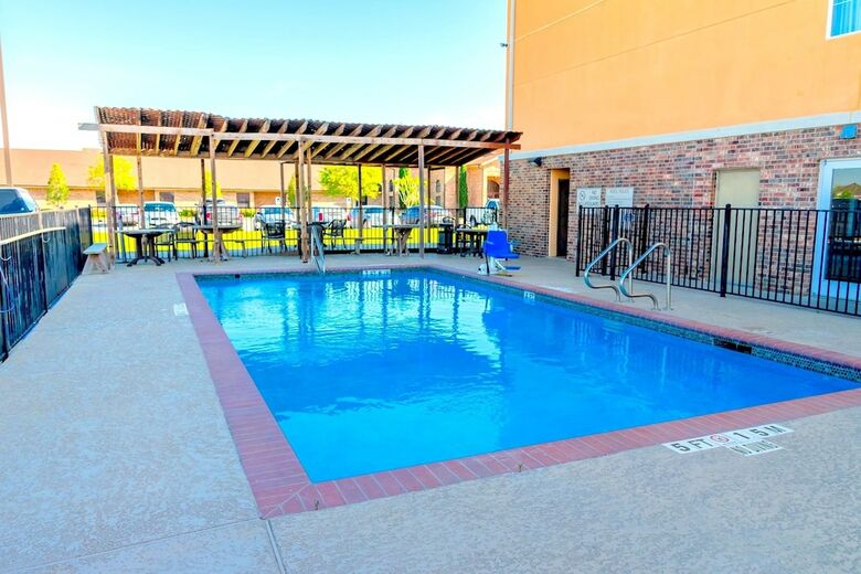 Hotel Comfort Suites Pearland - South Houston