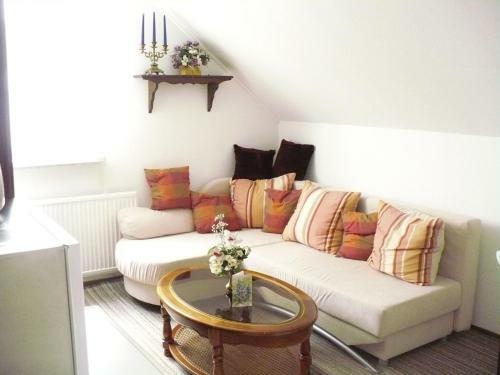 Cozy Apartment In Walkendorf With Garden