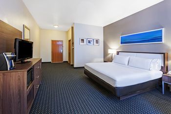 Holiday Inn Express Hotel & Suites Pharr