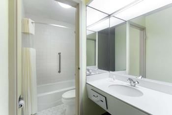 Hotel Days Inn Savannah Airport
