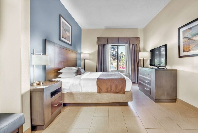 Hotel Wingate By Wyndham Schaumburg / Convention Center