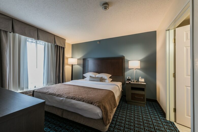 Hotel Wingate By Wyndham Schaumburg / Convention Center