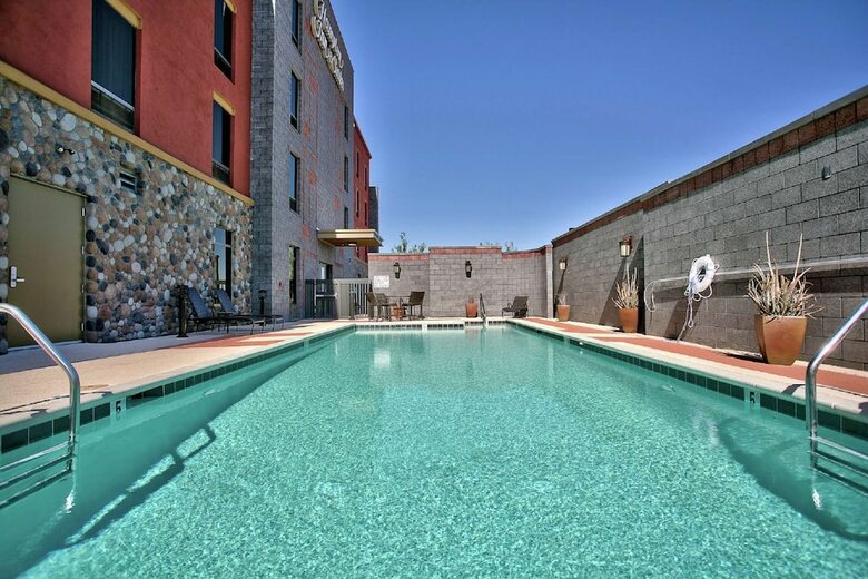 Hotel Hampton Inn And Suites Scottsdale Riverwalk