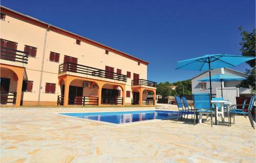 Two-bedroom Apartment In Bilice