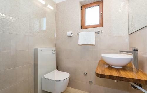 Four-bedroom Holiday Home In Bilice