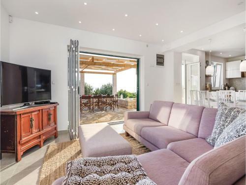 Five-bedroom Holiday Home In Dabovi Stani