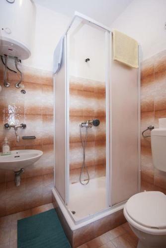 Apartment Brodarica 5736a