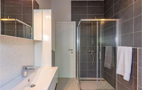 Four-bedroom Holiday Home In Zagvozd