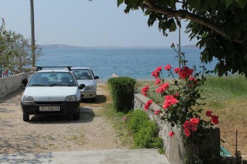 Apartment Metajna 6466g