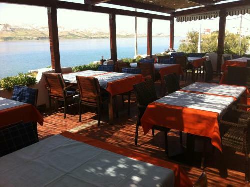 Hostal Double Room Metajna 3305o