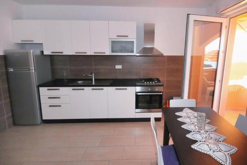 Apartments With A Parking Space Metajna (pag) - 4115
