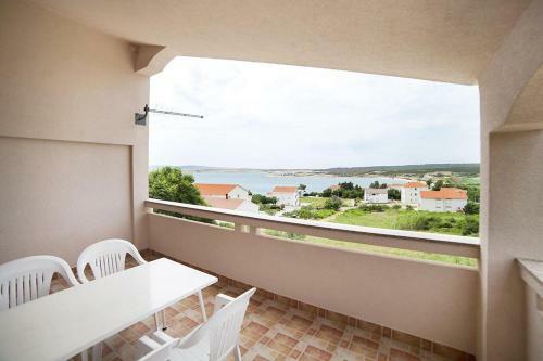 Apartments With A Parking Space Caska (pag) - 4089